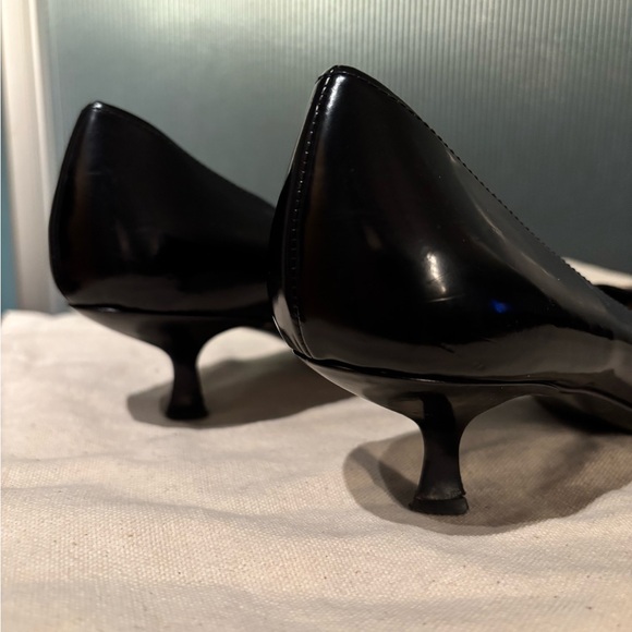 Vintage Prada Black Leather Pointy-toe Kitten Heel Pumps IT40.5 US 10/10.5 - Picture 2 of 7